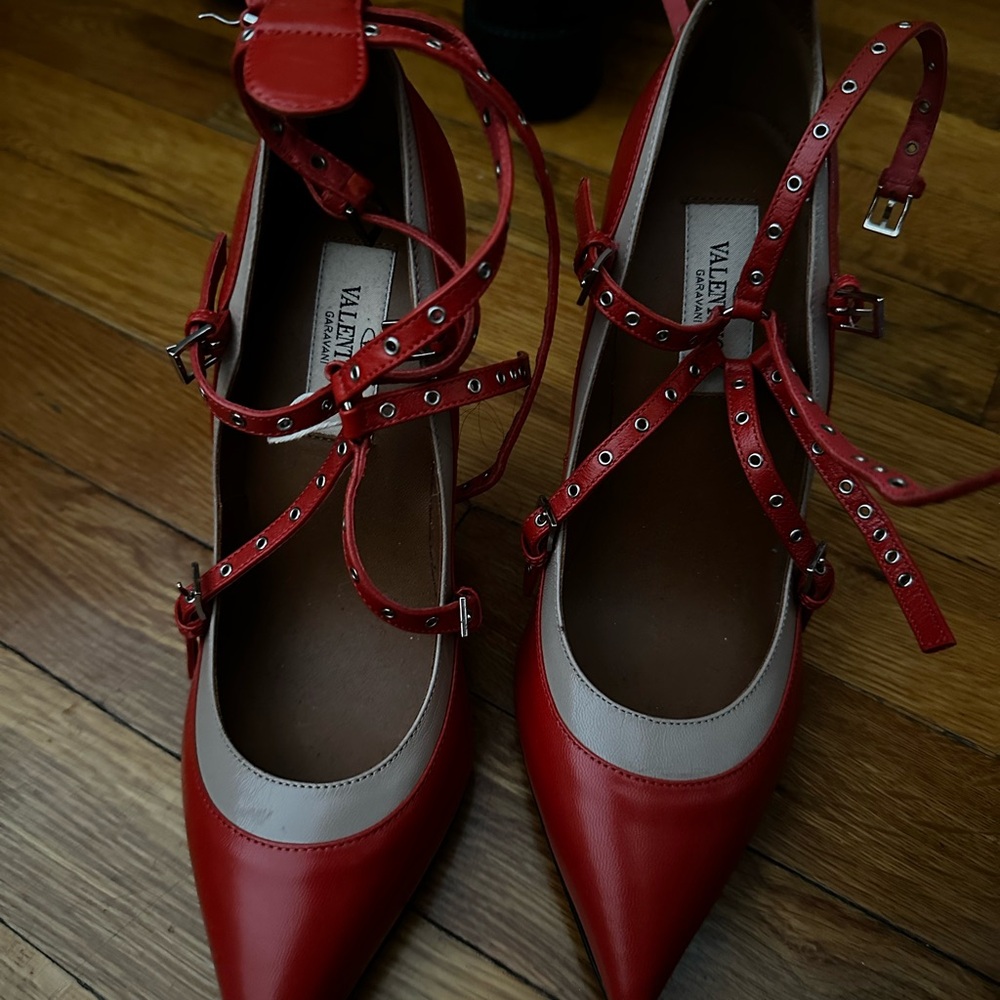 Valentino Love Latch Pump